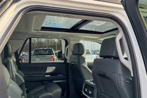 2025 Ford Expedition Active