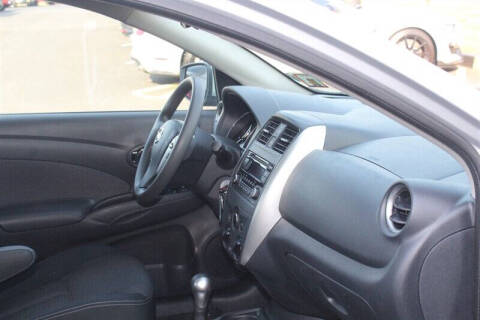 2016 Nissan Versa 1.6 SV