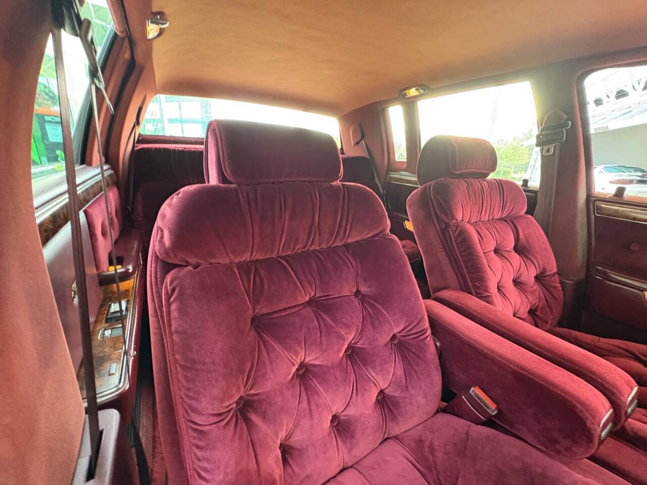 1990 Chrysler New Yorker 39
