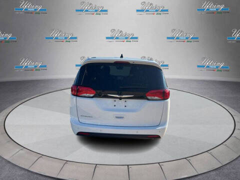 2026 Chrysler Voyager LX