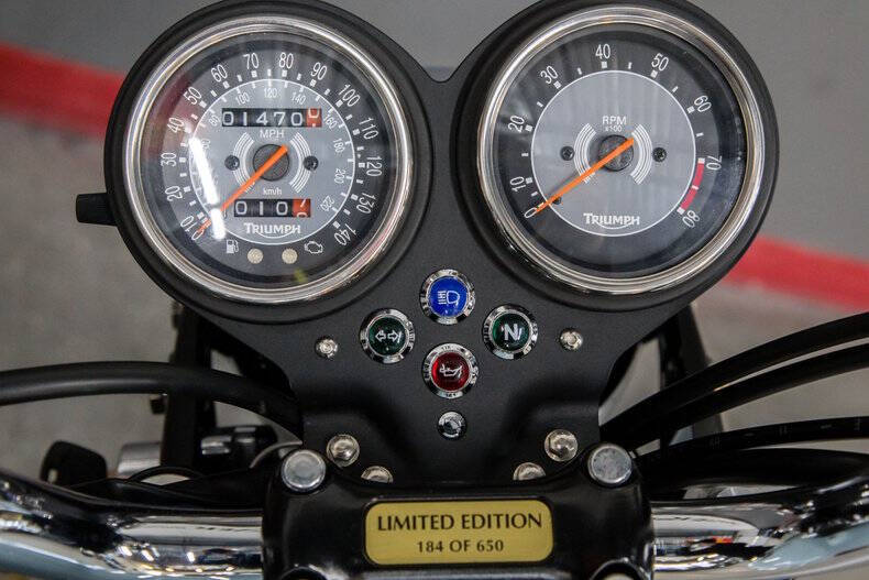 2000 Triumph Bonneville