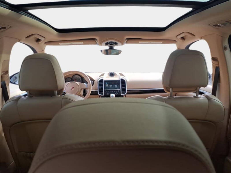 2014 Porsche Cayenne Platinum