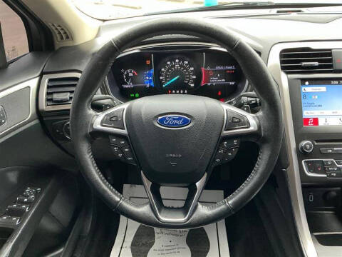 2017 Ford Fusion SE