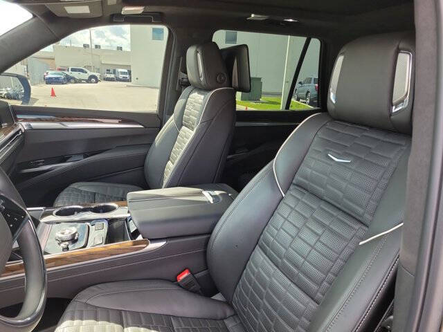 2025 Cadillac Escalade Sport Platinum