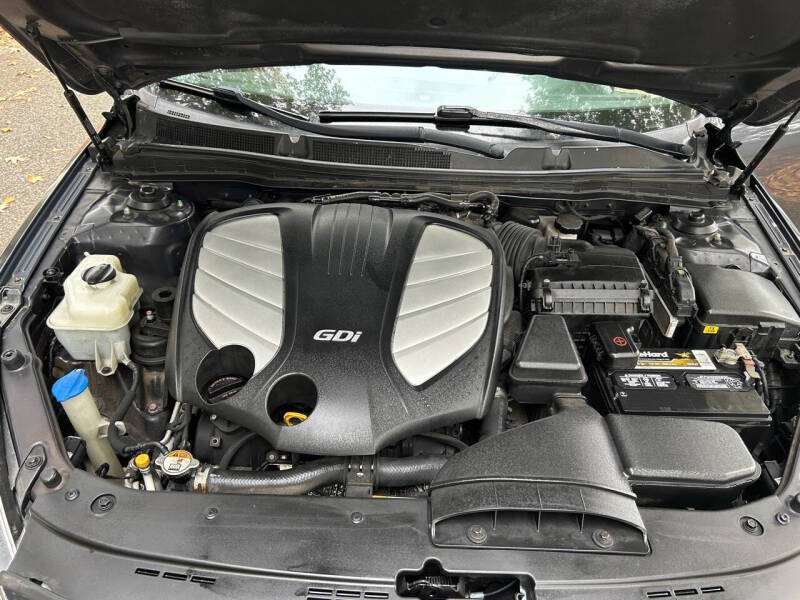 2015 Kia Cadenza Premium photo 25