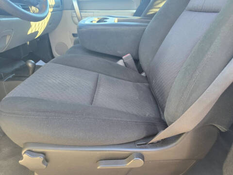 2011 Chevrolet Silverado 3500HD CC