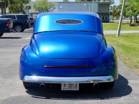 1948 Ford Super Deluxe