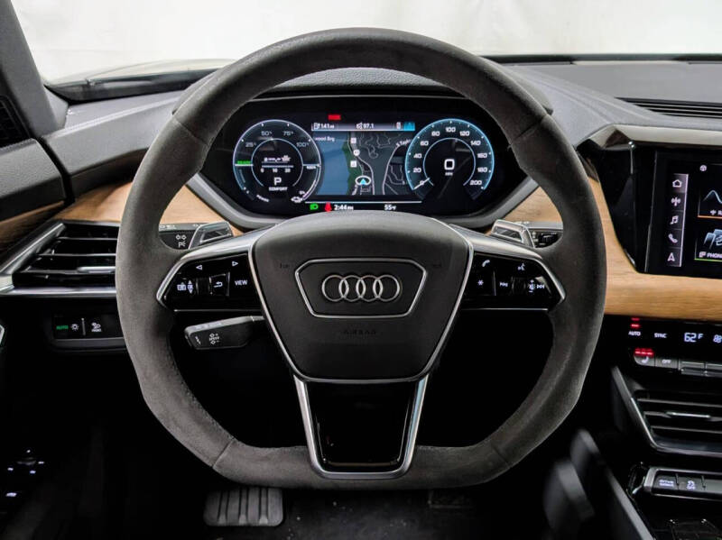 2023 Audi e-tron GT quattro Premium Plus