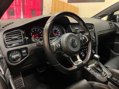 2019 Volkswagen Golf GTI S