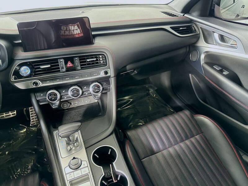 2023 Genesis G70