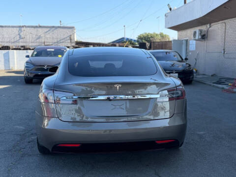 2016 Tesla Model S 90D