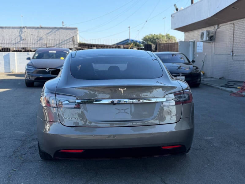 2016 Tesla Model S 90D
