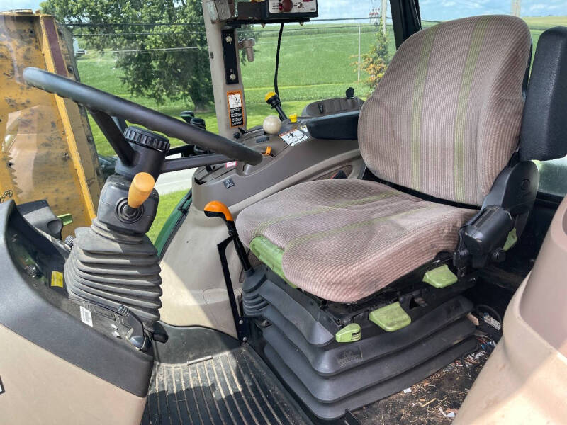 2009 John Deere 5085 M