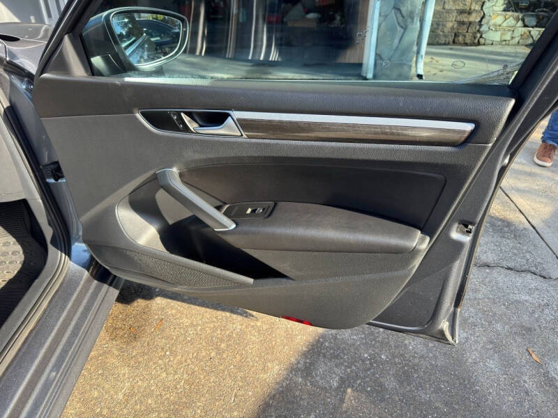 2016 Volkswagen Passat 1.8T SE