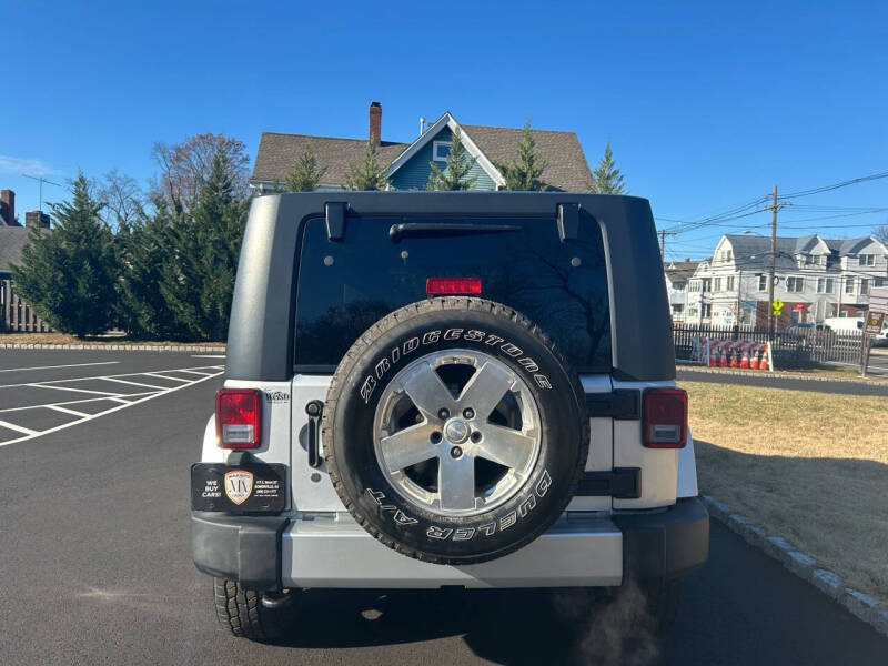 2009 Jeep Wrangler Unlimited Sahara photo 8