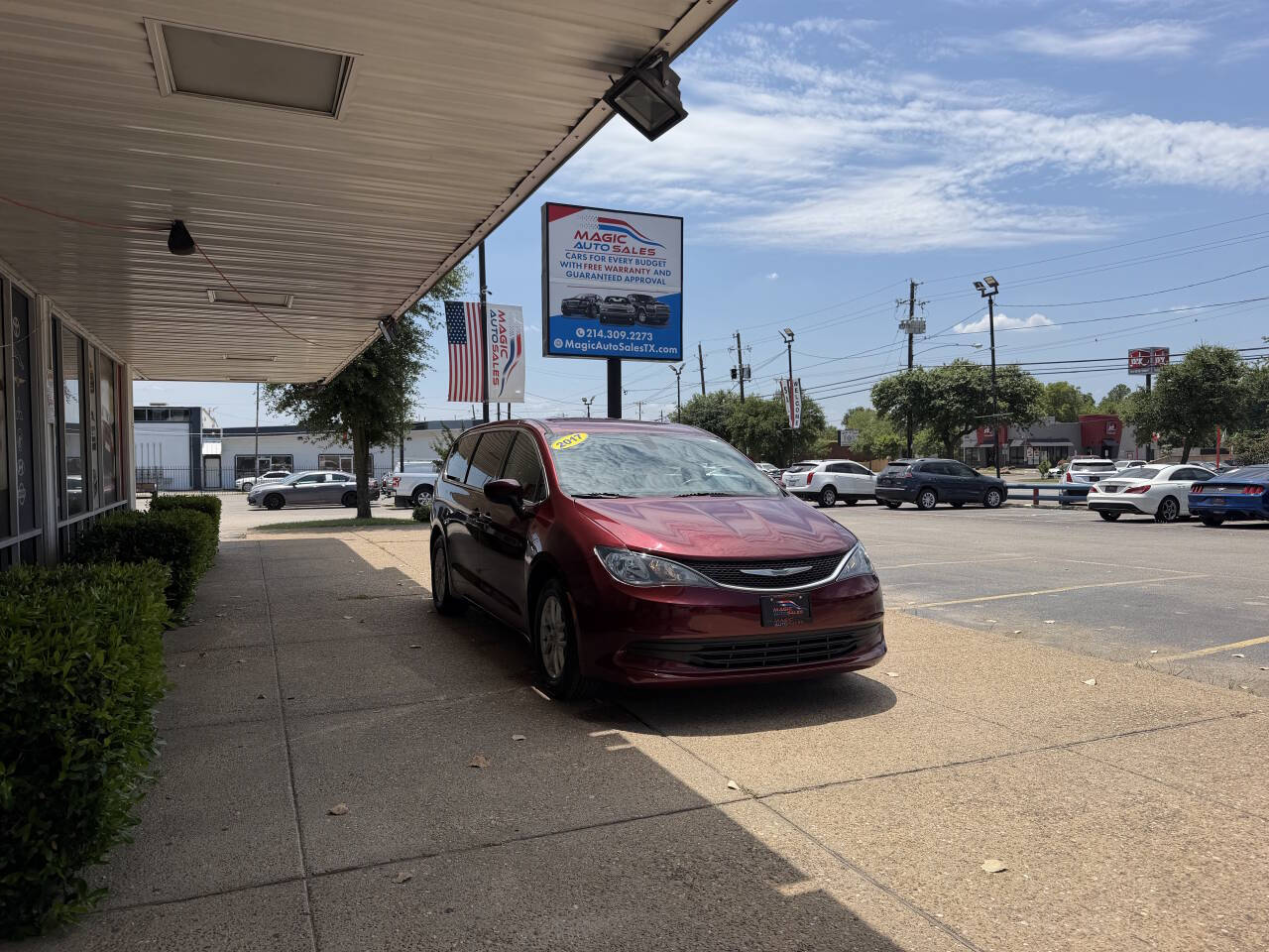 Dk. Red 2017 Chrysler Pacifica Touring Touring 4dr Mini-Van 2