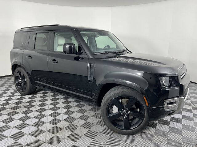 2023 Land Rover Defender 110 SE