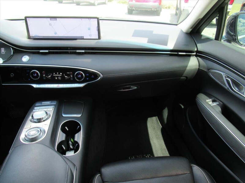 2022 Genesis GV70 2.5T Standard