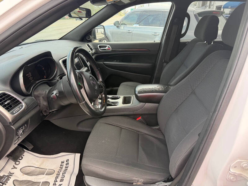 2019 Jeep Grand Cherokee Laredo E