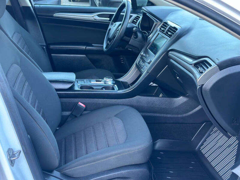 2020 Ford Fusion Hybrid SE