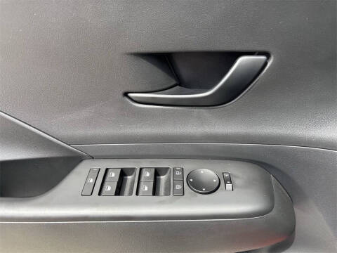 2025 Hyundai Kona SE