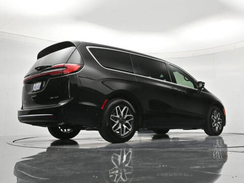 2027 Chrysler Pacifica Limited