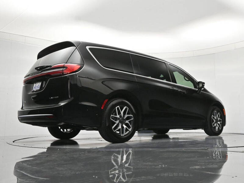 2027 Chrysler Pacifica Limited