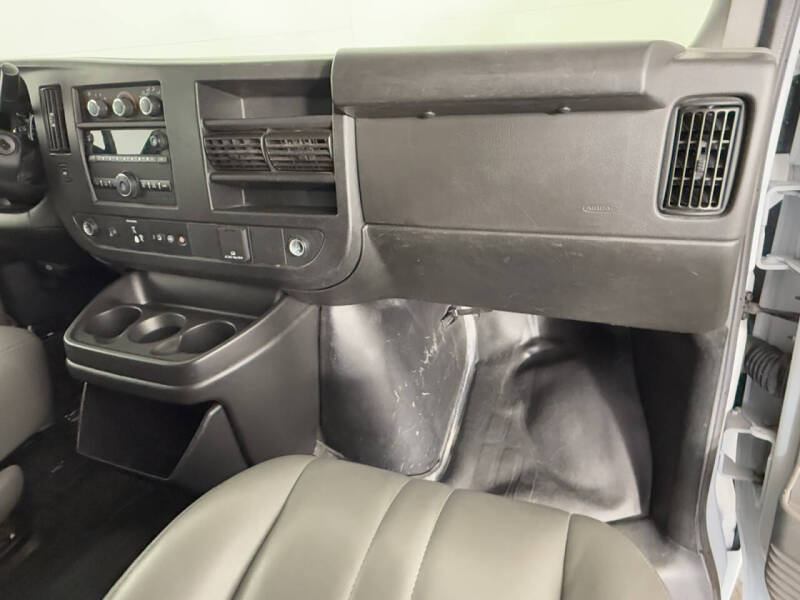 2023 GMC Savana 2500