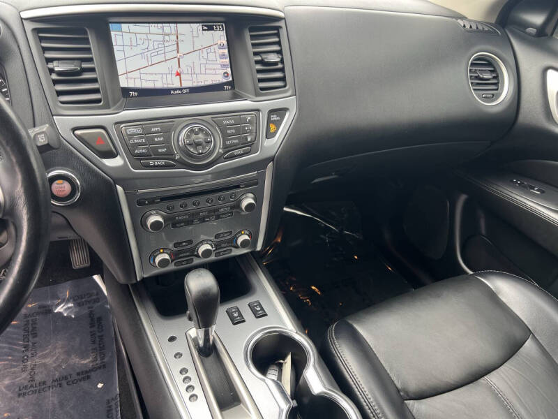 2019 Nissan Pathfinder SL