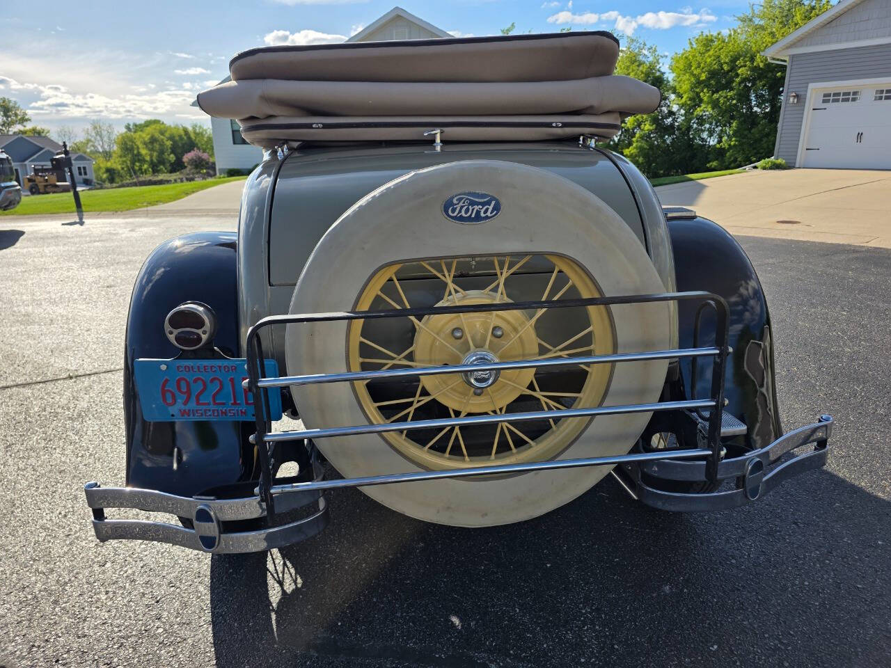 1928 Ford Roadster 4