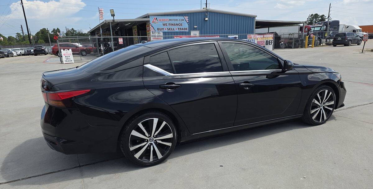 Black 2019 Nissan Altima 2.5 SR 2.5 SR 4dr Sedan 18