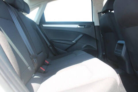 2017 Volkswagen Passat 1.8T S