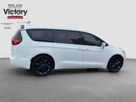 2020 Chrysler Pacifica Touring