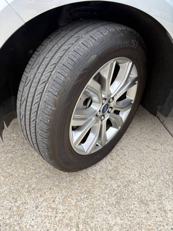 2022 Ford Edge Titanium