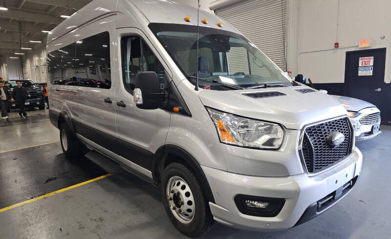 2022 Ford Transit Passenger Van XLT's photo