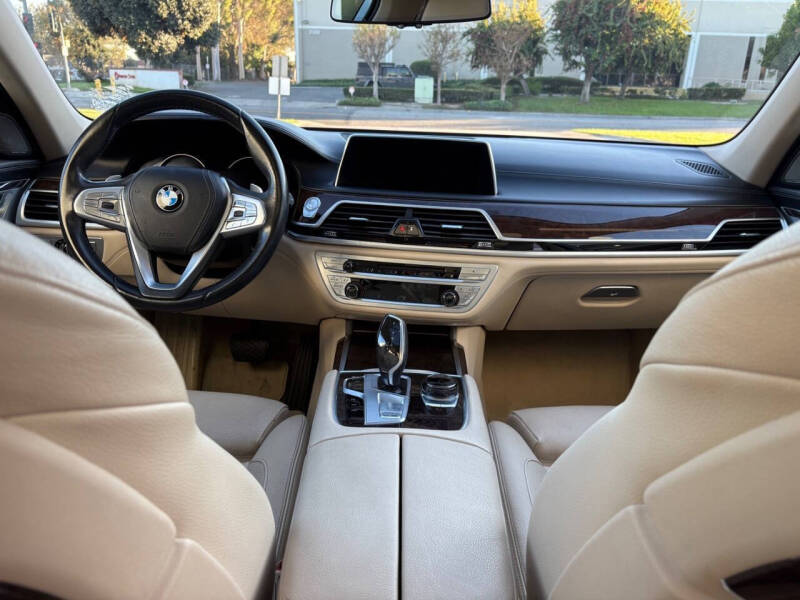 2017 BMW 7 Series 740i