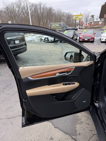 2017 Cadillac XT5 Platinum