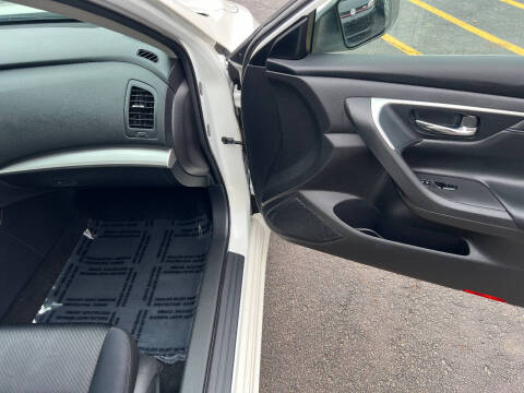 2016 Nissan Altima 2.5 SR