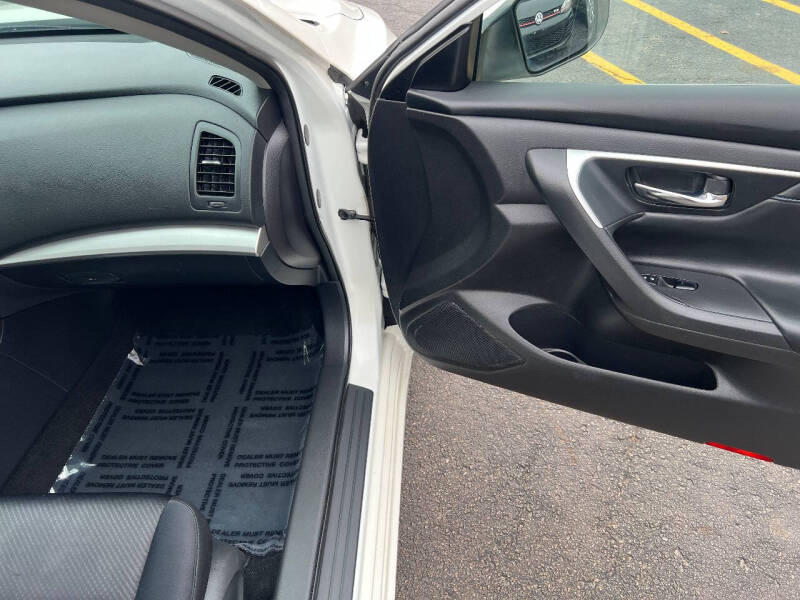 2016 Nissan Altima 2.5 SR
