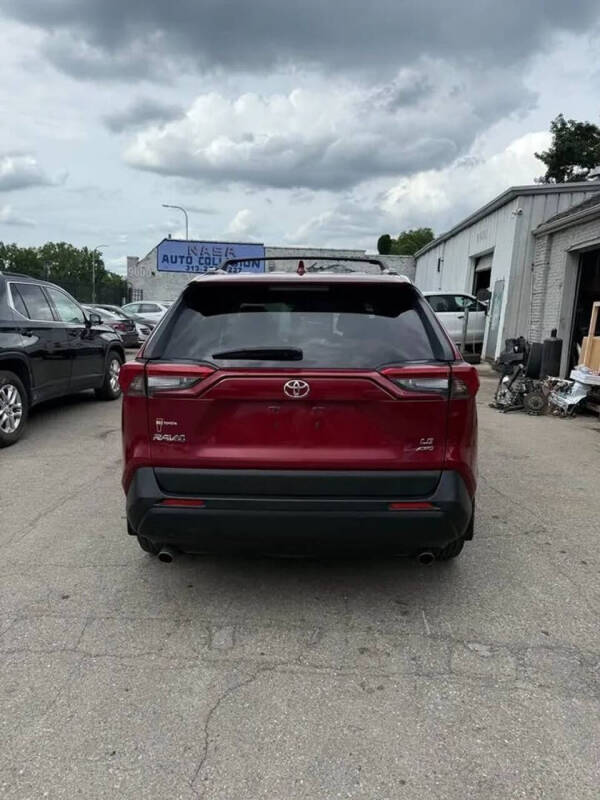 2019 Toyota RAV4 LE