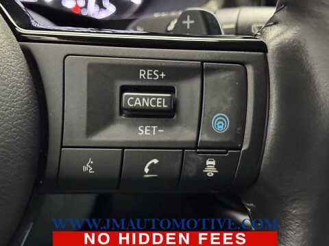 2022 Nissan Pathfinder SL