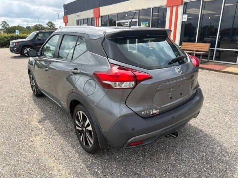 2020 Nissan Kicks SR