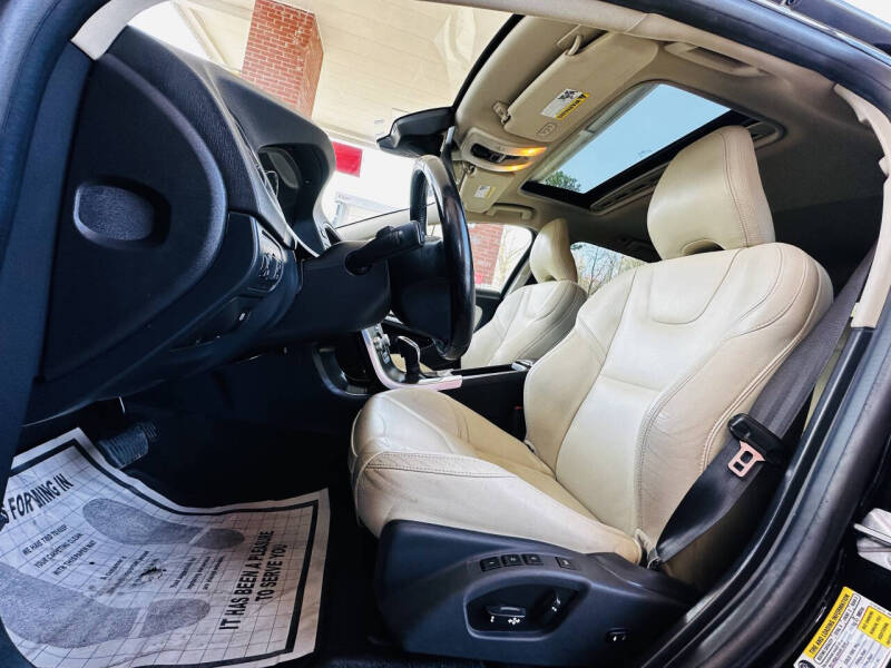 2015 Volvo V60 Cross Country T5