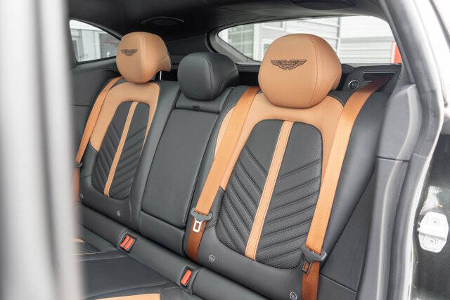 2023 Aston Martin DBX 35