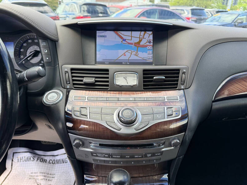 2017 Infiniti Q70L 3.7