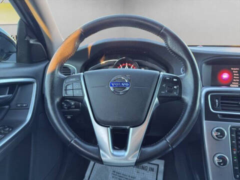 2017 Volvo V60 Cross Country T5 Premier