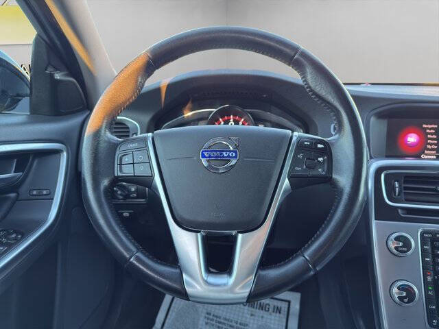 2017 Volvo V60 Cross Country T5 Premier