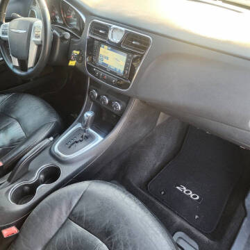 2012 Chrysler 200 Limited