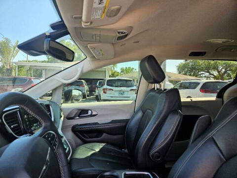 2022 Chrysler Pacifica Touring L