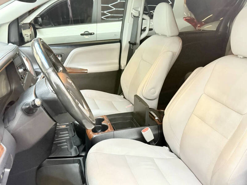 2017 Toyota Sienna